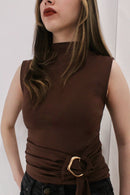 TOP DE CUELLO Y HEBILLA DORADA